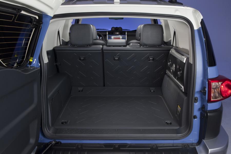  Toyota FJ Cruiser 2012 года  (фото 15 из 44)